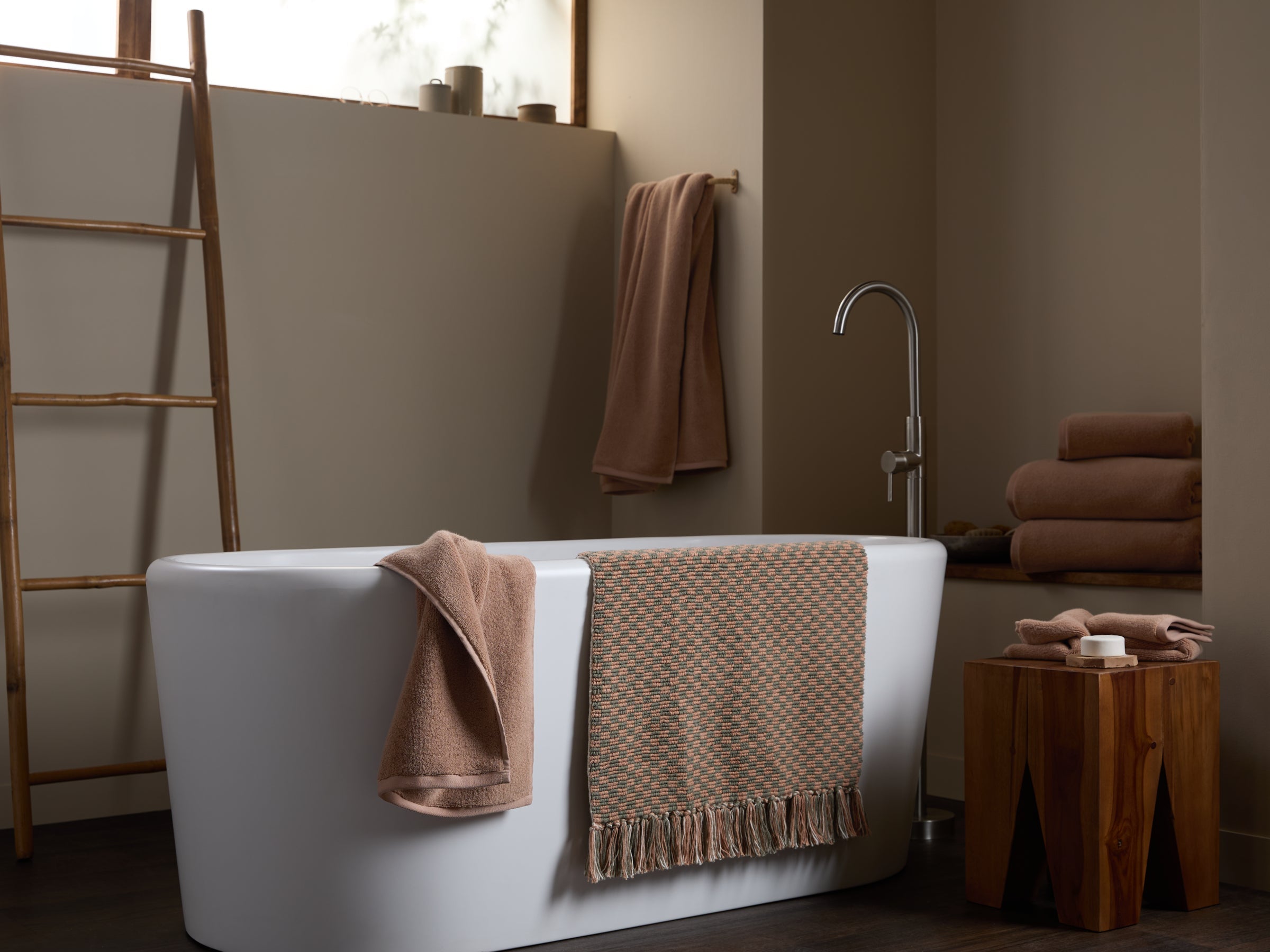 Organic Checkered Bath Rug (Moss and Adobe)